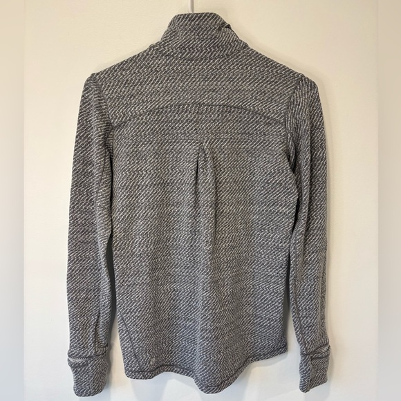 Lululemon Outrun 1/2 Zip Heathered Grey Pullover Jacket Athleisure Running Gym - Picture 9 of 10